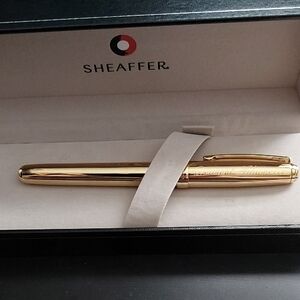 Sheaffer SAGARIS Fluted Gold Fountain Pen (M nib) With Engraving